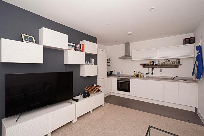 2 Bedroom Flat For Sale In Charles Road, St. Leonards-On-Sea, TN38