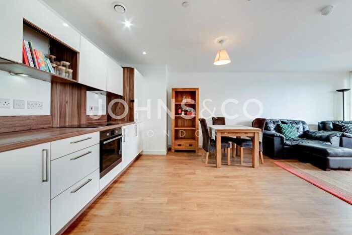 2 Bedroom Flat For Sale In Waterside Heights, Booth Road, E16