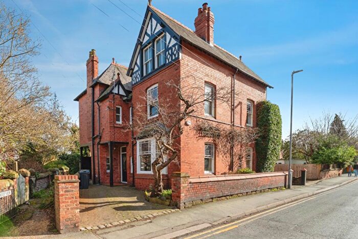 4 Bedroom Semi Detached House For Sale In Eaton Road, Chester, CH4