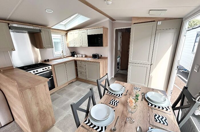 2 Bedroom Park Home For Sale In Dartmouth Road, Paignton, TQ4