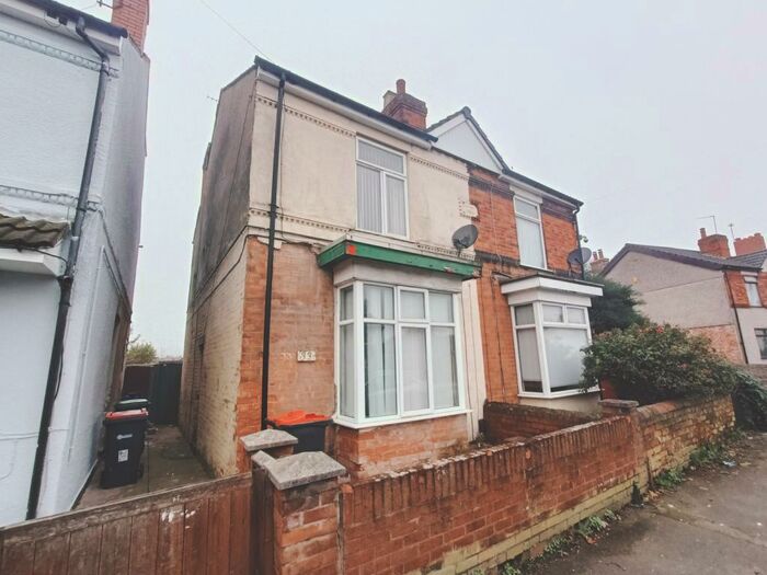 2 Bedroom SemiDetached House To Rent In Forest Road, SuttonIn