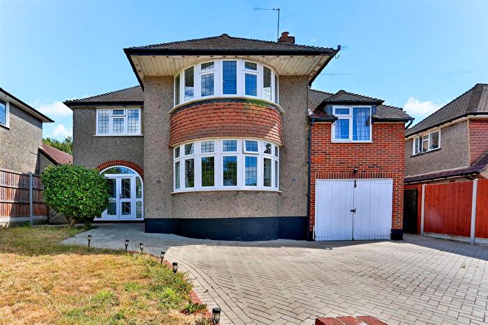 4 Bedroom Detached House For Sale In Arundel Avenue, East Ewell, KT17