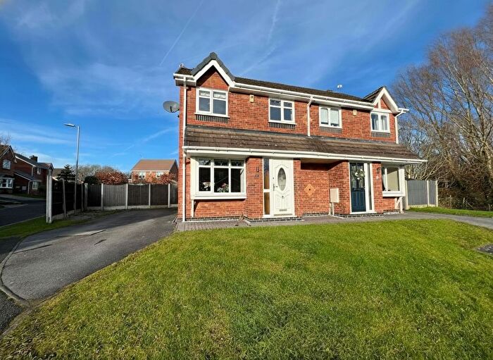 3 Bedroom Semi-Detached House For Sale In Old River Close, Irlam, M44