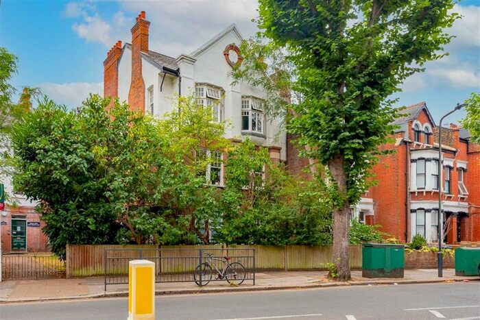 3 Bedroom Flat To Rent In Adys Lawn, St. Pauls Avenue, London, NW2