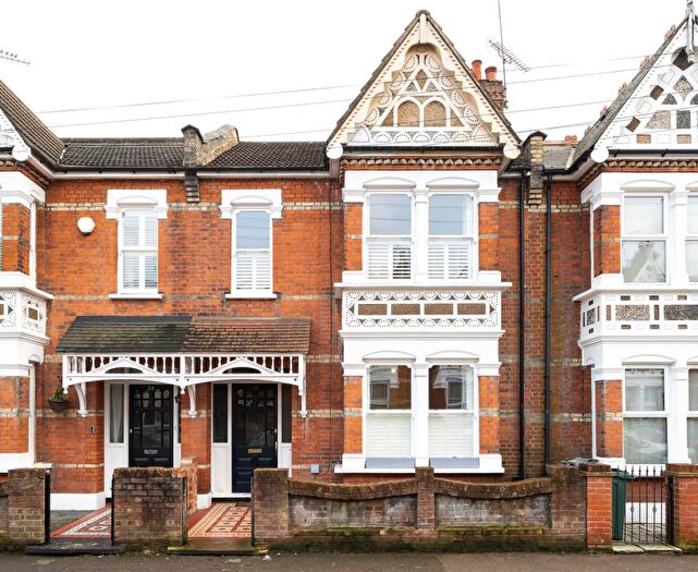 3 Bedroom Terraced House For Sale In Vincent Road, Highams Park, E4