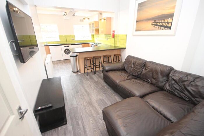 5 Bedroom Terraced House To Rent In Gainsborough Road, L15