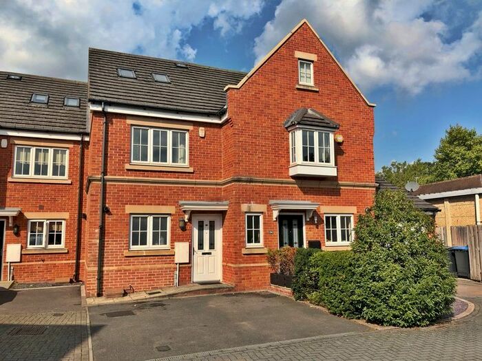 3 Bedroom Terraced House To Rent In Derisley Close, Byfleet, West Byfleet KT14