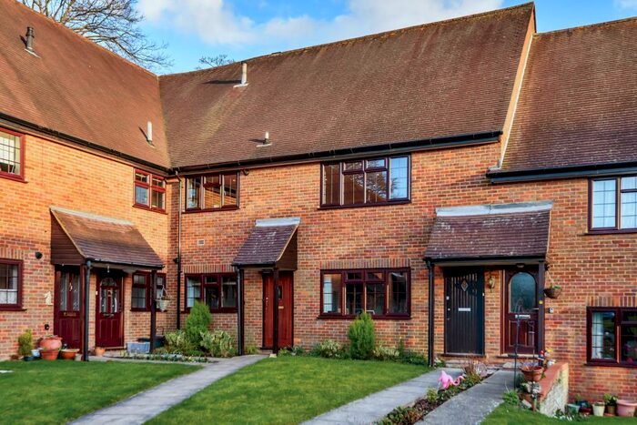 2 Bedroom Apartment To Rent In Forelands Way, Chesham, HP5