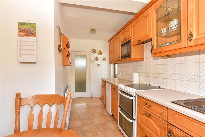 3 Bedroom Semi-Detached House For Sale In Hawley Road, Dartford, Kent, DA1