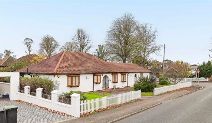 3 Bedroom Terraced Bungalow To Rent In Western Road, Nazeing, Waltham Abbey, Essex, EN9