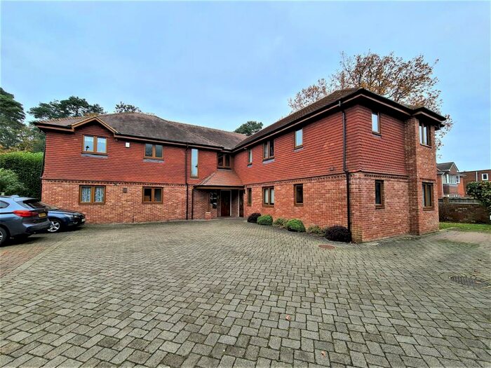 1 Bedroom Flat To Rent In Heath End Road, Baughurst, RG26