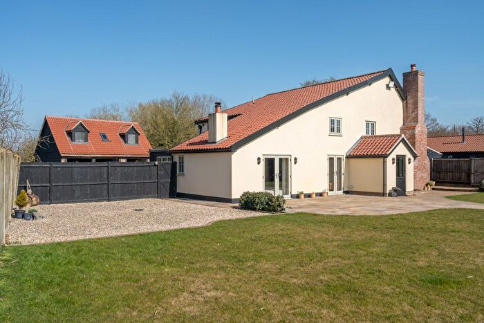 4 Bedroom Farmhouse For Sale In Caudle Springs, Carbrooke, Thetford, IP25