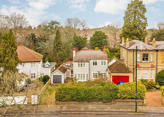 3 Bedroom Property For Sale In Park Road, Hampton Hill, TW12