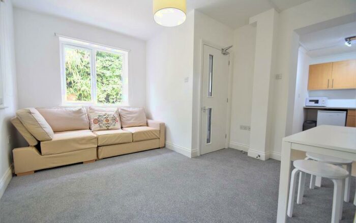 5 Bedroom End Of Terrace House To Rent In Stanmore, SO22