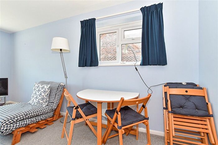 1 Bedroom Flat For Sale In Church Road, Paddock Wood, Tonbridge, Kent, TN12