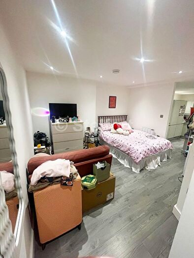 Studio To Rent In Leytonstone Road, London, E15