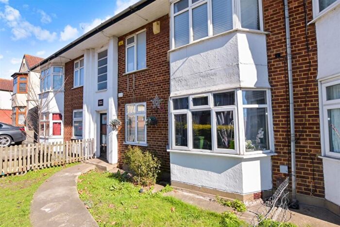 2 Bedroom Flat To Rent In Mill Lane, Chadwell Heath, RM6