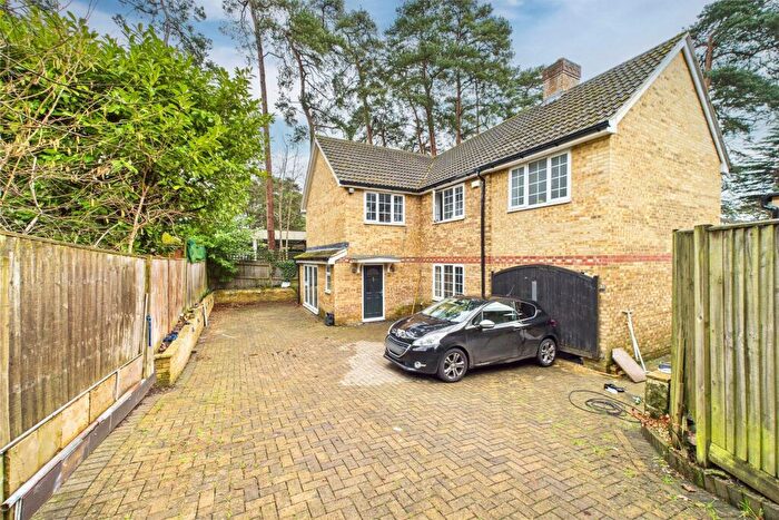 4 Bedroom Detached House For Sale In Heathermount, Bracknell, Berkshire, RG12