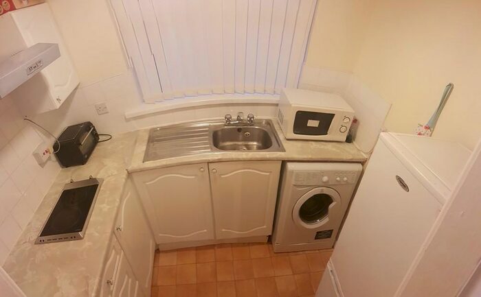 1 Bedroom Apartment To Rent In Addison Close Bedrooms Flat, Ardwick, Manchester, M13