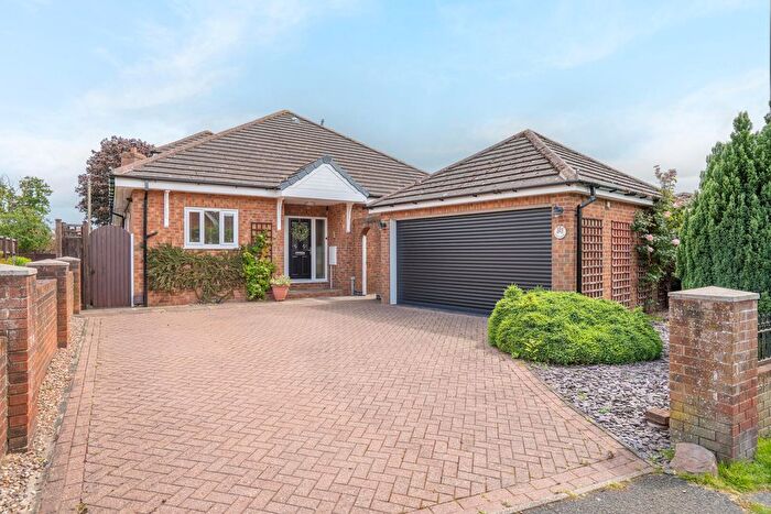 4 Bedroom Detached Bungalow For Sale In Back Lane, Copmanthorpe, York, YO23