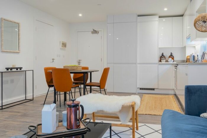 1 Bedroom Flat To Rent In Strand Street, Liverpool, L1