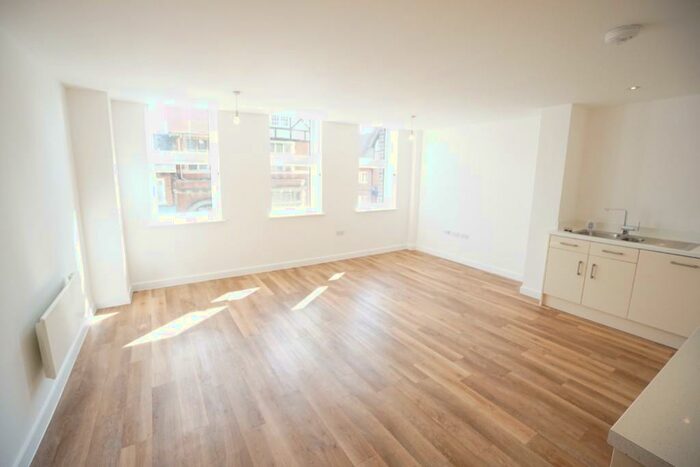 1 Bedroom Flat To Rent In Cheap Street, Newbury, Berkshire, RG14