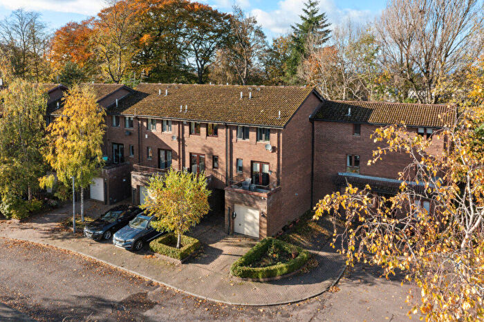 3 Bedroom Town House For Sale In Mansionhouse Gardens, Langside, G41