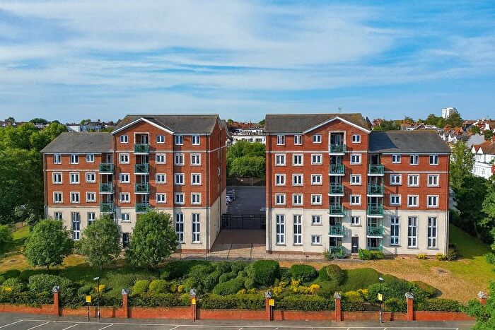 1 Bedroom Flat For Sale In Hamlet Court Road, Westcliff-On-Sea, SS0
