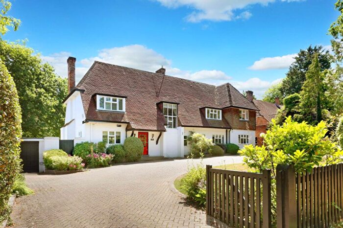 6 Bedroom Detached House For Sale In Dukes Wood Drive, Gerrards Cross, Buckinghamshire, SL9