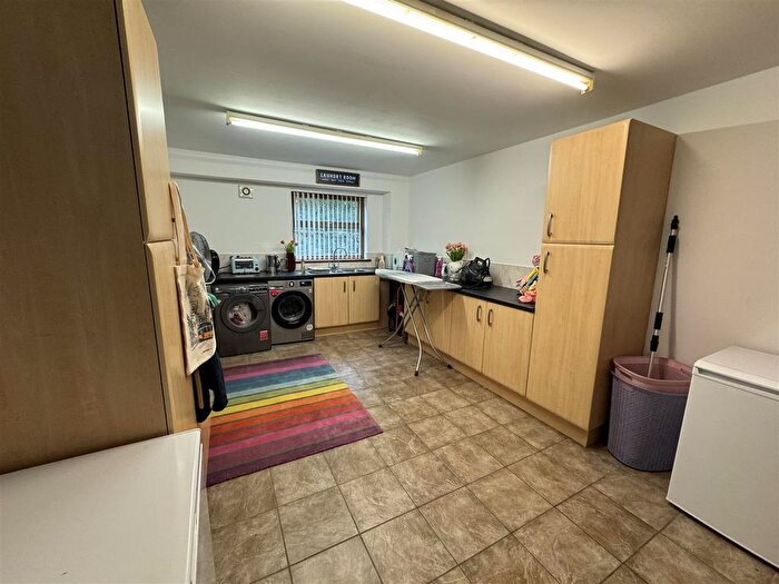 5 Bedroom Detached House For Sale In Llanfihangel-Y-Creuddyn, Aberystwyth, SY23