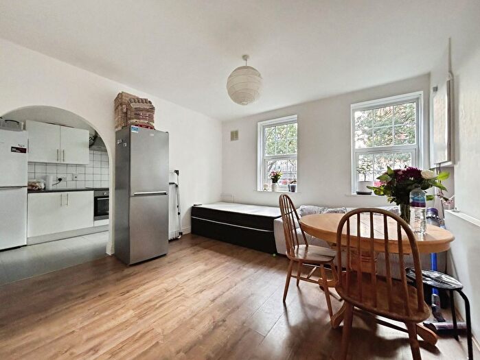 3 Bedroom Flat For Sale In Manor Road, London, E15
