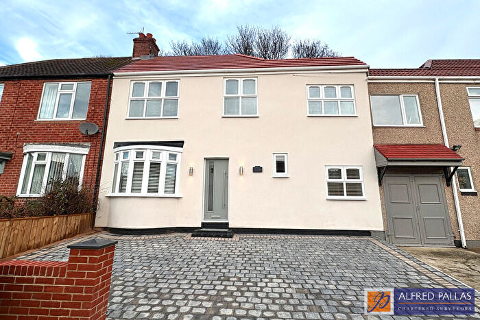 4 Bedroom Semi-Detached House For Sale In Deepdene Road, Seaburn, SR6