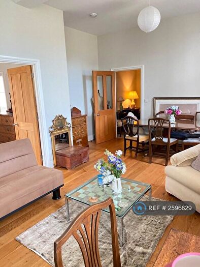 1 Bedroom Flat To Rent In The Parade, Oxon, OX27