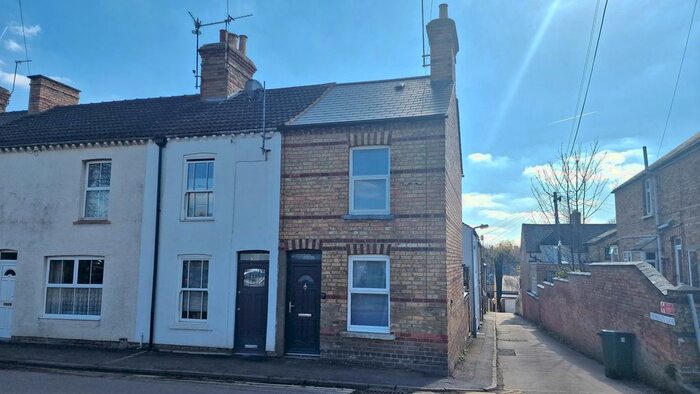 2 Bedroom End Of Terrace House To Rent In Radcliffe Road, Stamford, Stamford, PE9