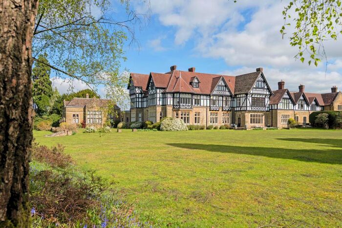 2 Bedroom Flat For Sale In Forest Road, Colgate, RH12