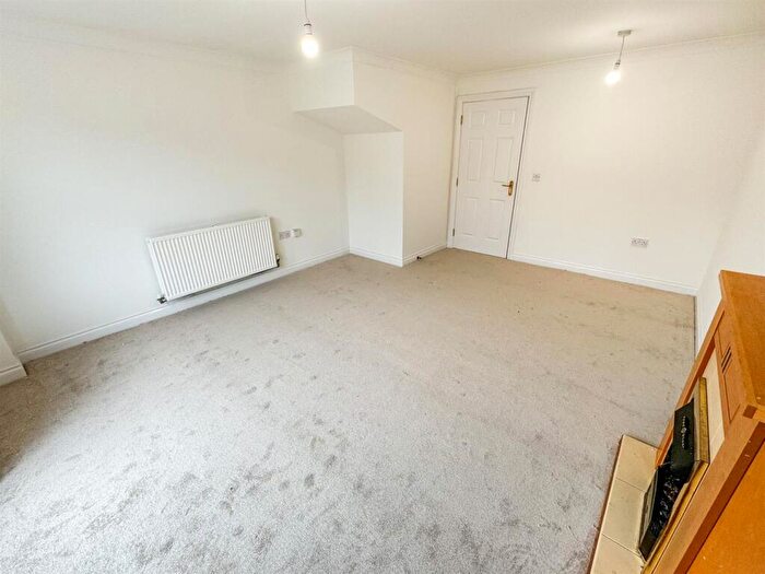 3 Bedroom Terraced House For Sale In Packwood Close, Daventry, NN11