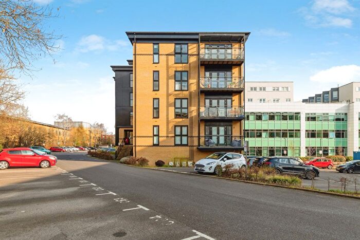 2 Bedroom Flat For Sale In Bessemer Road, Welwyn Garden City, AL7