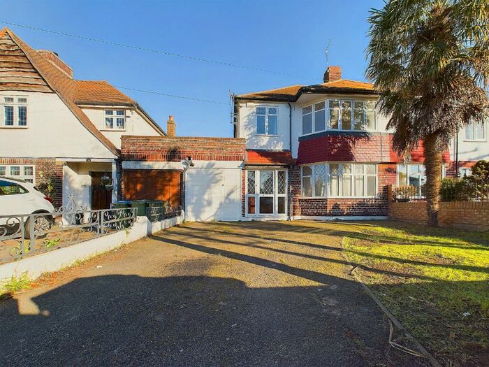 3 Bedroom Semi-Detached House To Rent In Halfway Street, Sidcup, Kent, DA15