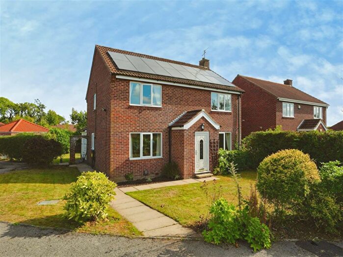 4 Bedroom Detached House For Sale In Milford Way, Haxby, York, YO32
