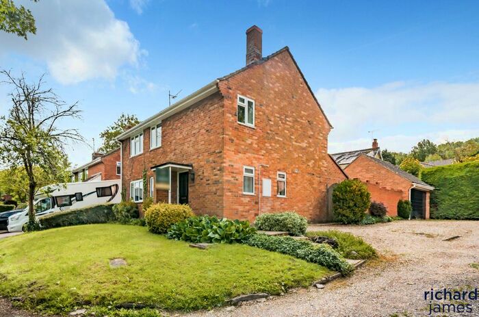 4 Bedroom Detached House For Sale In Pye Lane, Broad Town, SN4