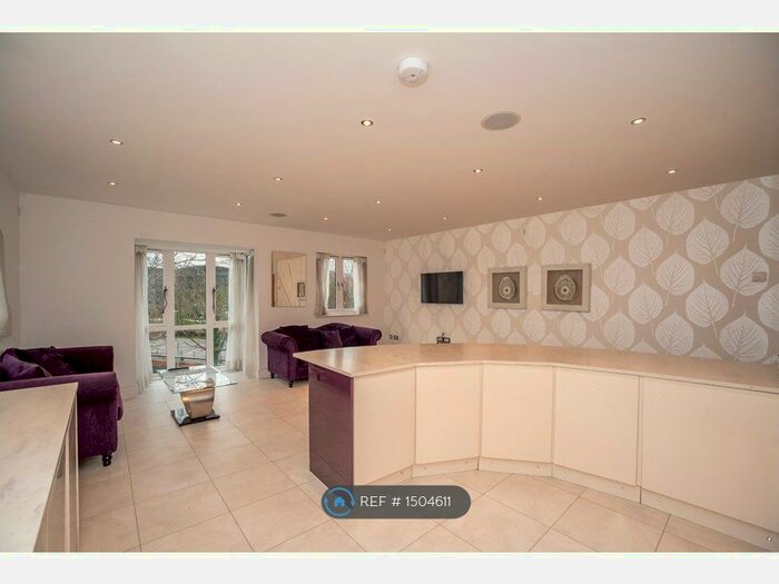 2 Bedroom Flat To Rent In Mount Harry Road, Sevenoaks, TN13