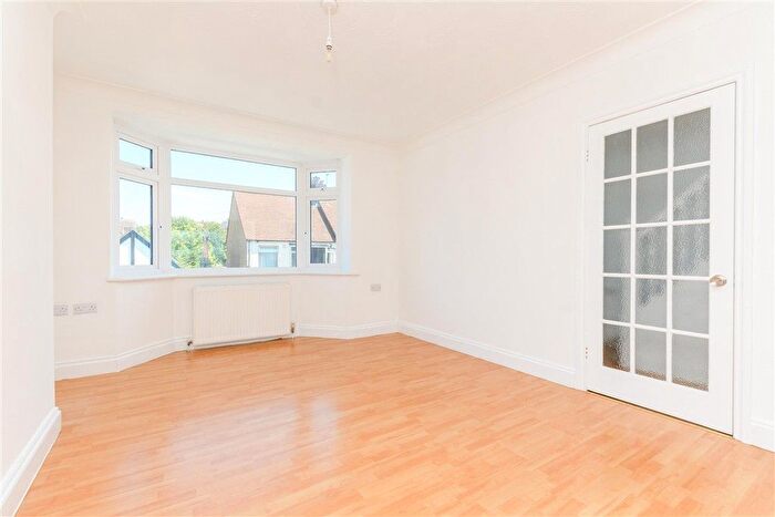 3 Bedroom Terraced House For Sale In Rochester Street, Chatham, Kent, ME4