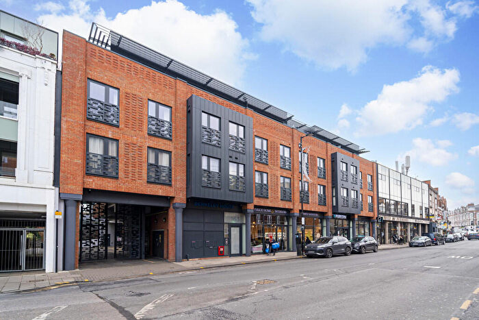 2 Bedroom Apartment For Sale In Tottenham Lane, Crouch End, N8
