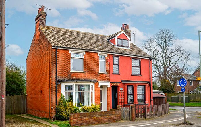 3 Bedroom Semi Detached House For Sale In High Road, Trimley St. Mary, IP11