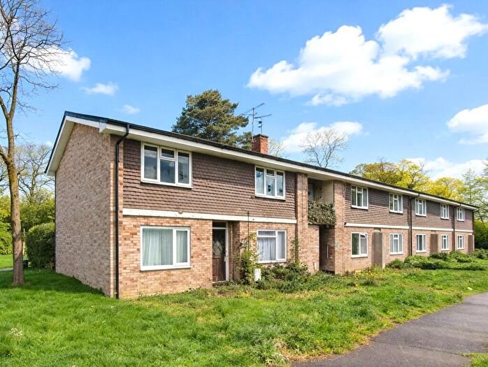 2 Bedroom Maisonette For Sale In College Piece, Mortimer, Reading, RG7