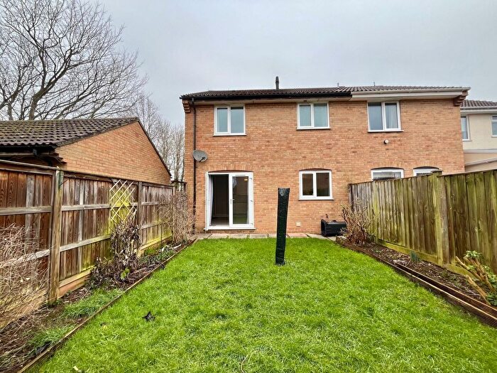 1 Bedroom Semi-Detached House To Rent In Derwent Grove, Taunton, TA1