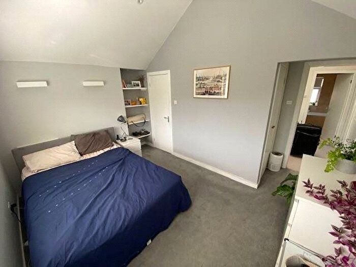 2 Bedroom Flat To Rent In De Beauvoir Town, North London, N1