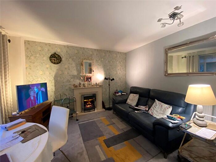 2 Bedroom Apartment To Rent In Abbey Park, Beckenham, BR3