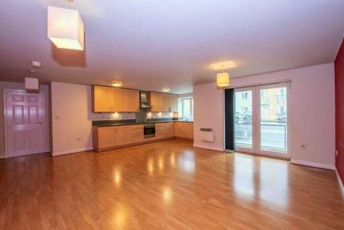 2 Bedroom Flat To Rent In Knightsbridge Court, Newcastle Upon Tyne, NE3