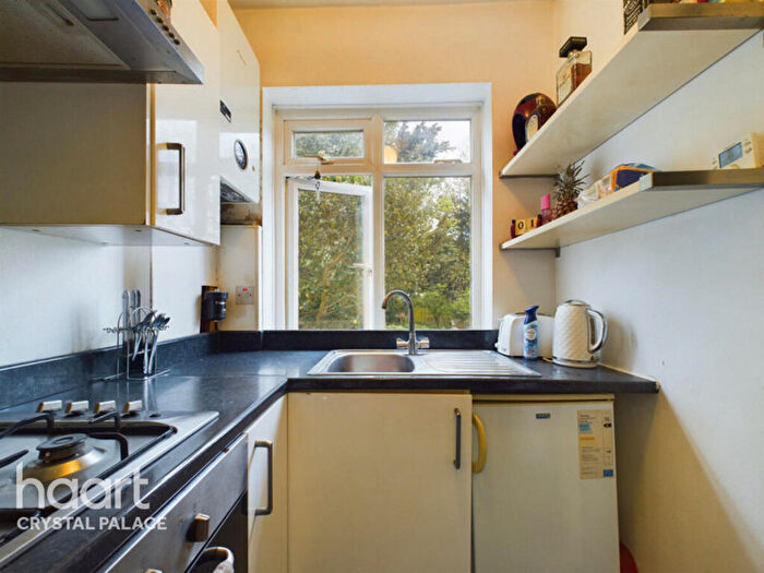 1 Bedroom Flat For Sale In Ash Grove, London, SE20